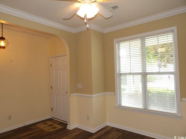 Building Photo - 185 Fulbourn Pl