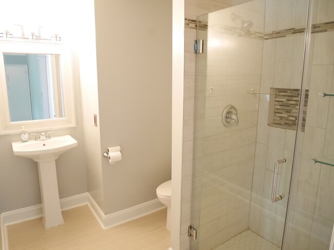 Building Photo - Recently Renovated & Move-In Ready- Bowie, MD