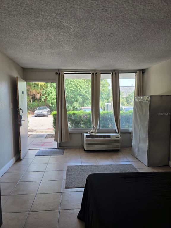 Building Photo - 7900 S Orange Blossom Trail