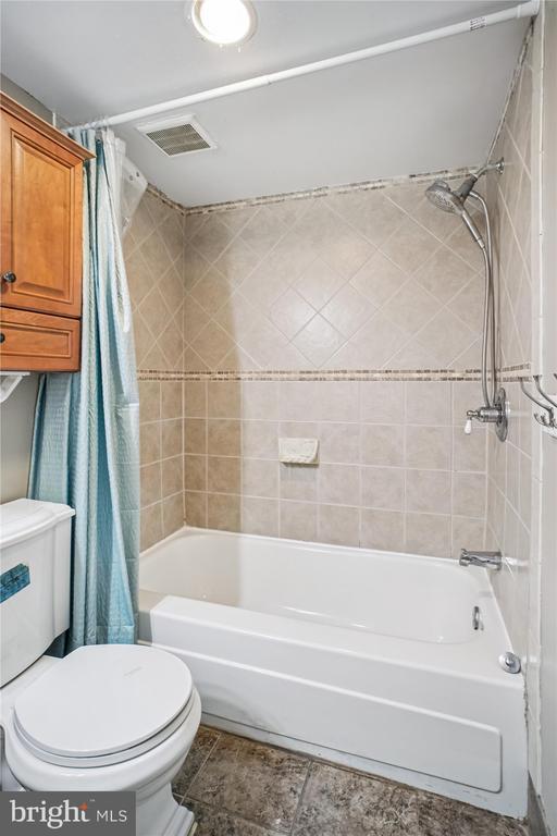 Building Photo - 3356 Woodburn Rd