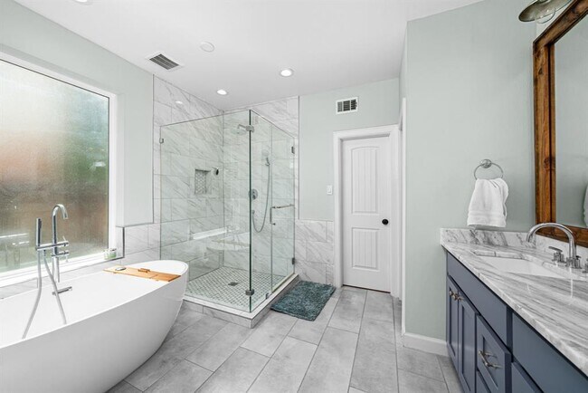 Building Photo - 11414 Del Monte Dr
