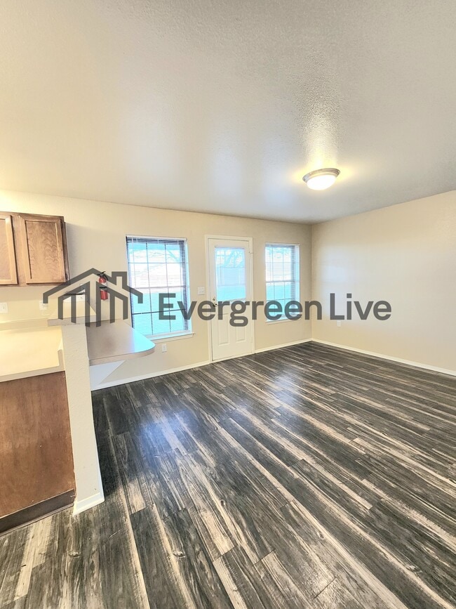 Building Photo - 112 Fireball Dr