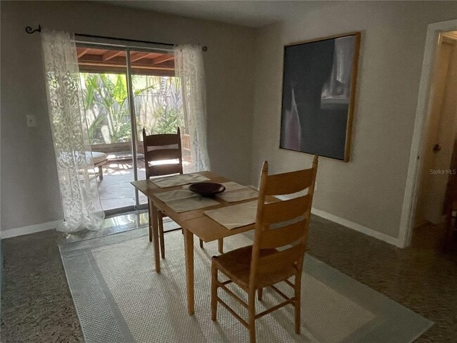 Building Photo - 4040 Poinsettia Dr