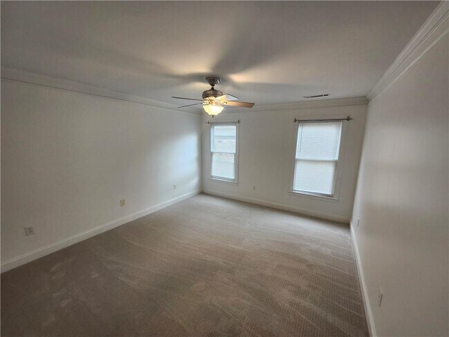 Building Photo - 105 Vanira Ave SE