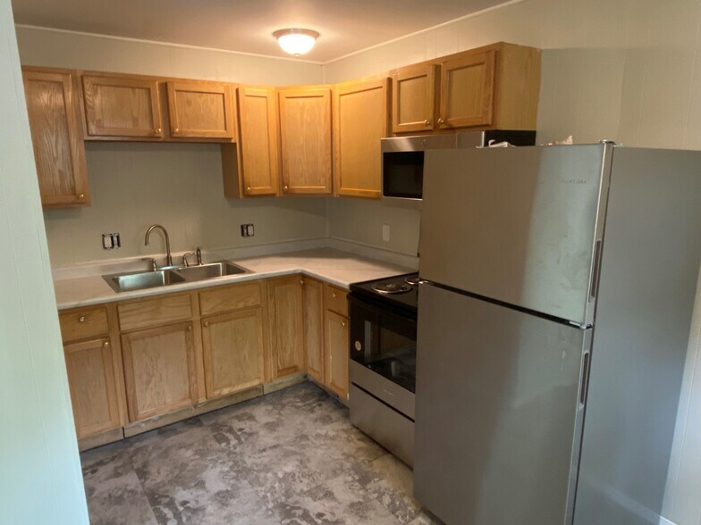 Building Photo - 2605 Roland Dr