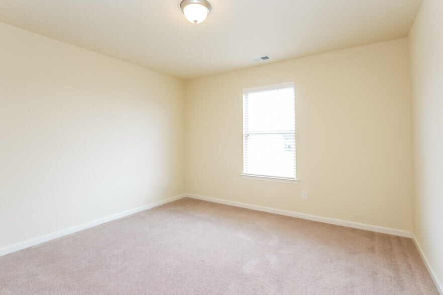 Building Photo - 354 Easley Dr SE