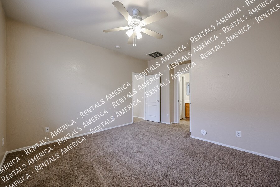 Building Photo - 17518 W Lisbon Ln