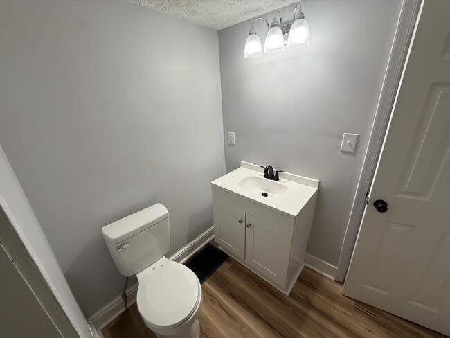 Building Photo - 127 4th St