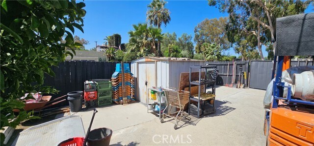 Building Photo - 3037 Valencia Ave