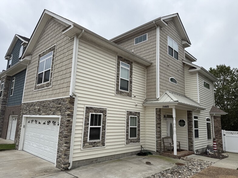 Building Photo - 5440 Carbon Ct