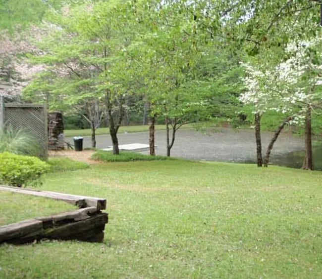 Building Photo - 1162 12 Oaks Cir