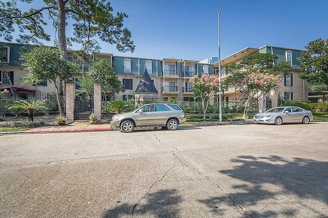 Building Photo - 4515 Briar Hollow Pl