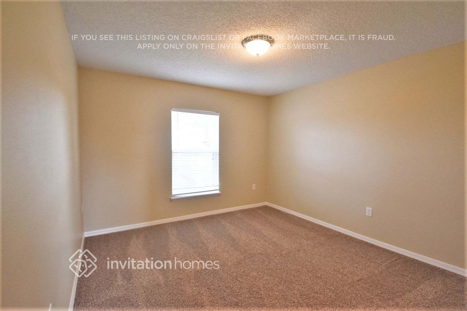 Building Photo - 3876 La Flor Dr