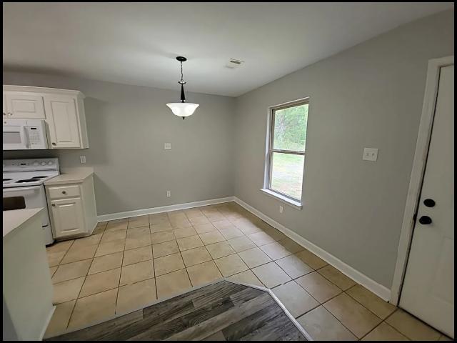 Building Photo - 183 Charles Dr