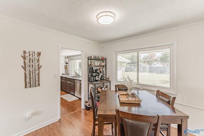 Building Photo - 1907 Waxleaf Green SE