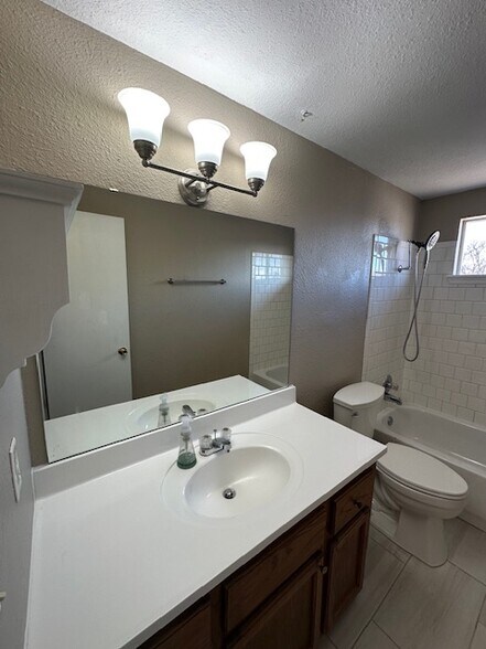 Building Photo - 601 NW 19th St