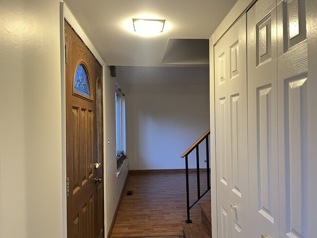 Building Photo - 9 Tower Ct