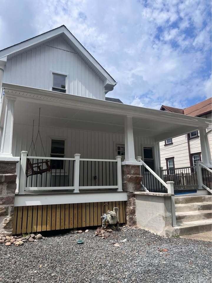 Building Photo - 206 S Chestnut St