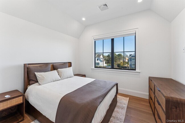 Building Photo - 3 Margareta Ct