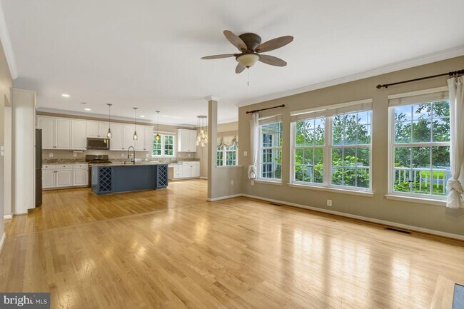 Building Photo - 6001 Alderdale Pl
