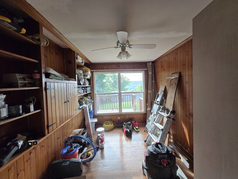 3rd bedroom - great views! - 507 Robinson Dr