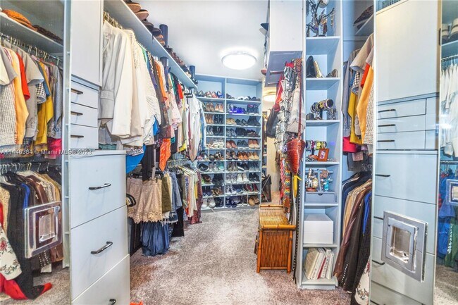 Building Photo - 11113 Biscayne Blvd