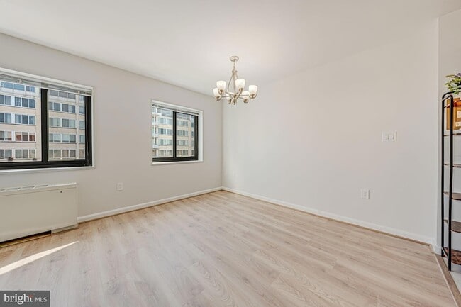 Building Photo - 1200 S Arlington Ridge Rd