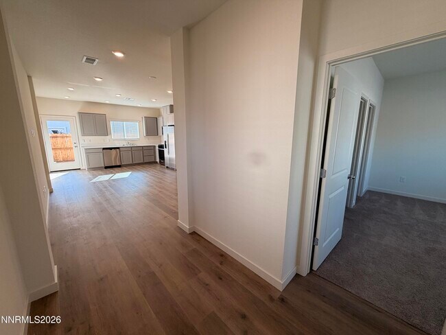Building Photo - 8406 Vermilion Dr