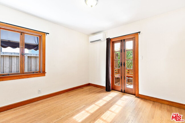 Building Photo - 4171 Kraft Ave
