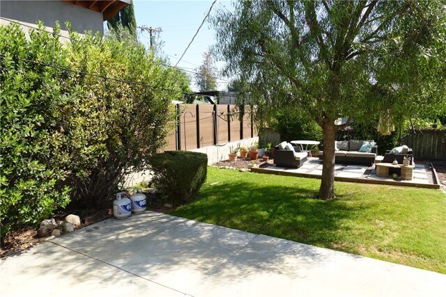 Building Photo - 4828 Norwich Ave