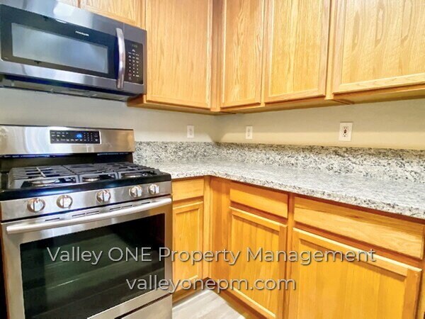Building Photo - 1180 E Monte Vista Ave
