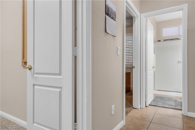 Building Photo - 3069 Regal Cove St