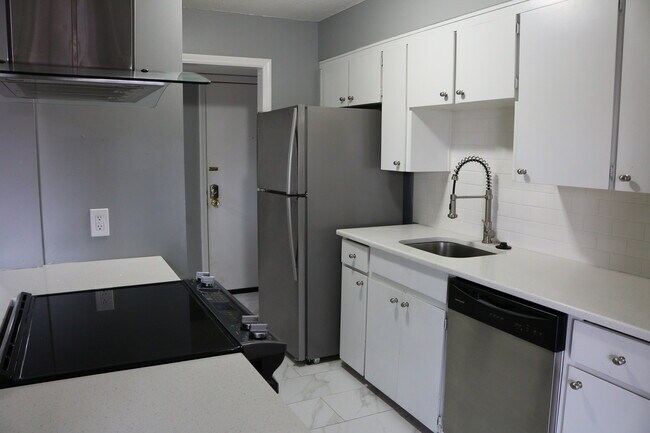 Building Photo - 4032 Clark Ave