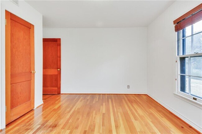 Building Photo - 2300 Rebel Rd