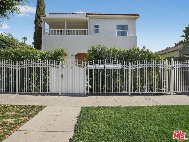 Building Photo - 3014 9th Ave