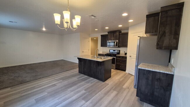 Building Photo - 1432 E Trilobite Dr