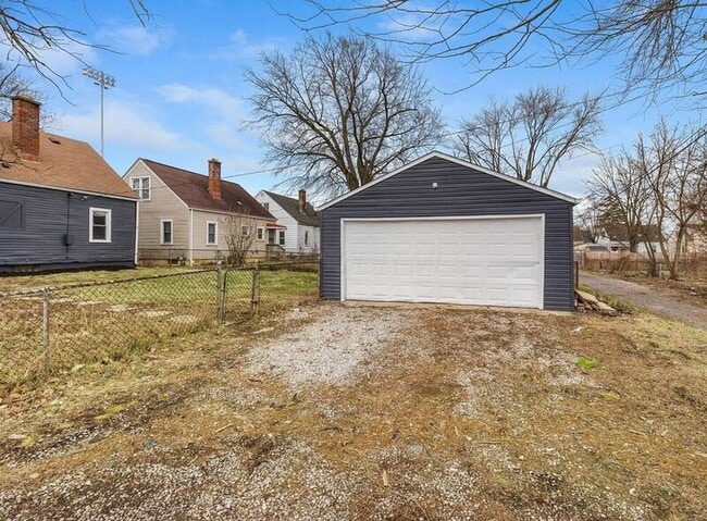 Building Photo - 2147 Homestead Dr