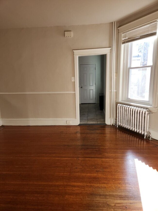 Building Photo - Prime West Philadelphia!