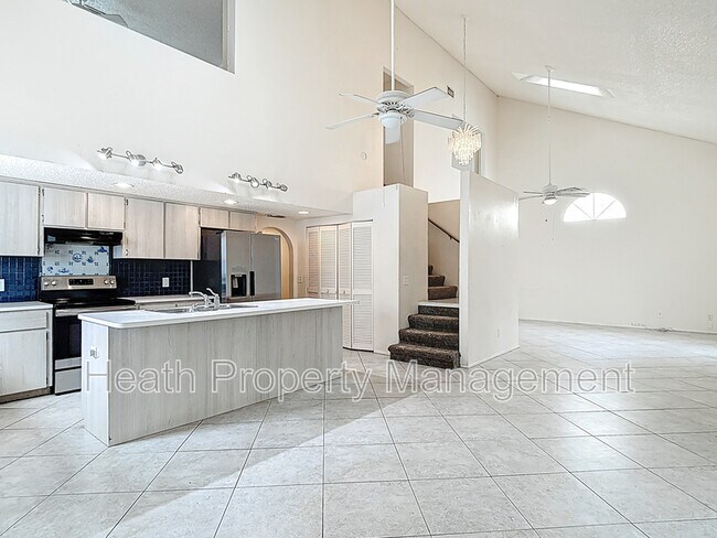 Building Photo - 13918 Raie Ave