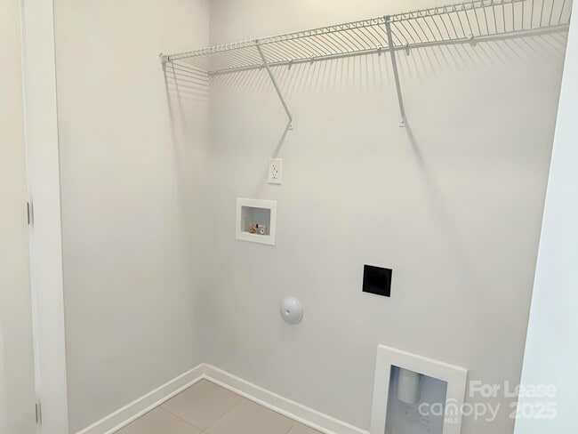 Building Photo - 14105 Alley Mae Aly