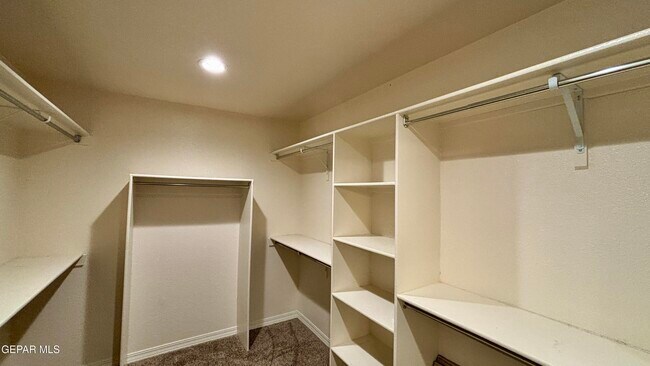 Building Photo - 12437 Pleasant Crest