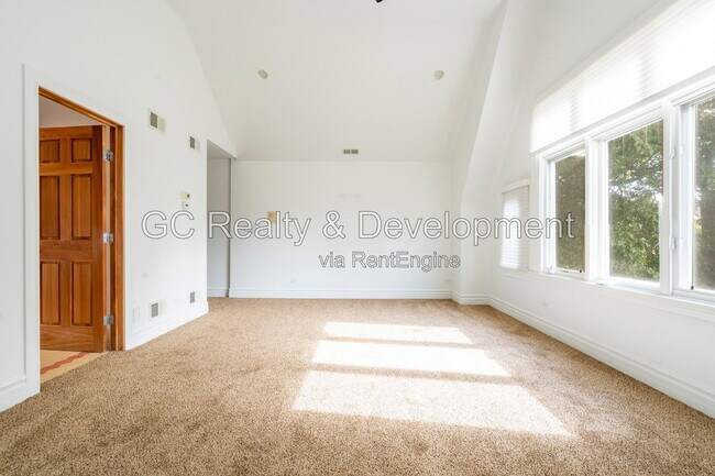 Building Photo - 3735 N Tripp Ave