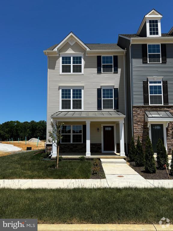 Building Photo - 913 Ericcson Ln