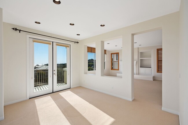 Building Photo - Exclusive Pelican Ridge Home.