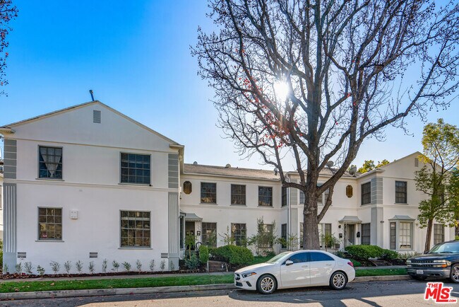 Building Photo - 9216 Alden Dr