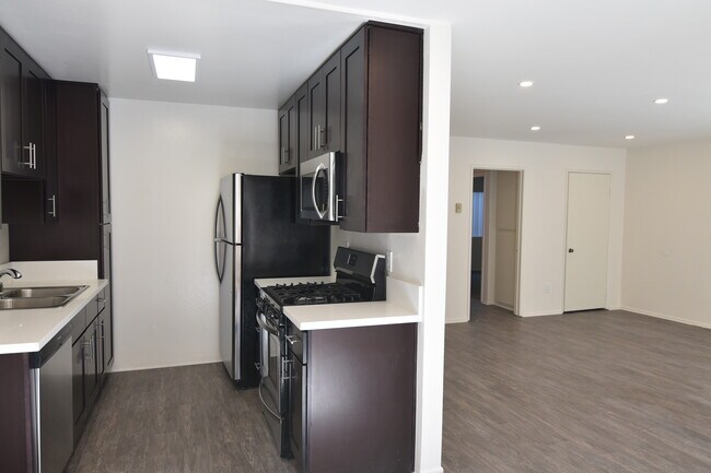 Building Photo - RBM Granville Estates