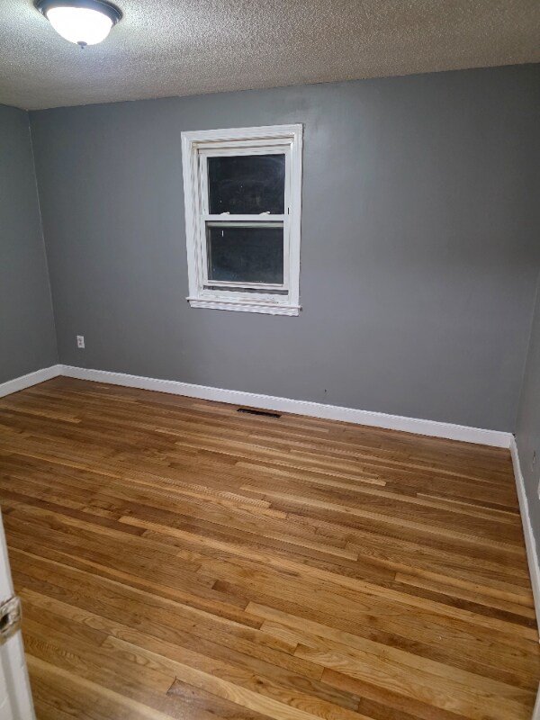 Building Photo - 19 Glen St