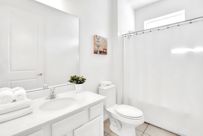 Building Photo - 2607 Yountville Ave