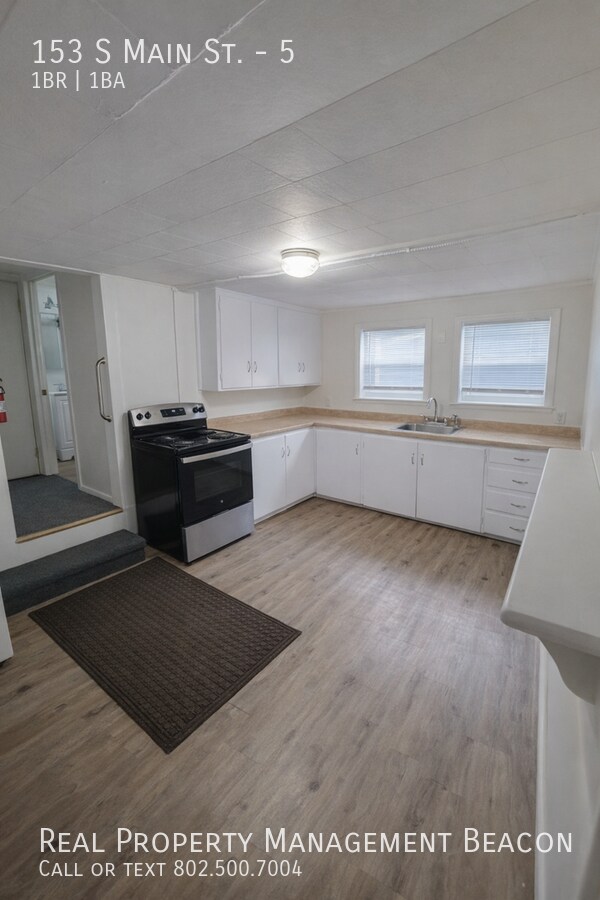 Building Photo - 153 S Main St