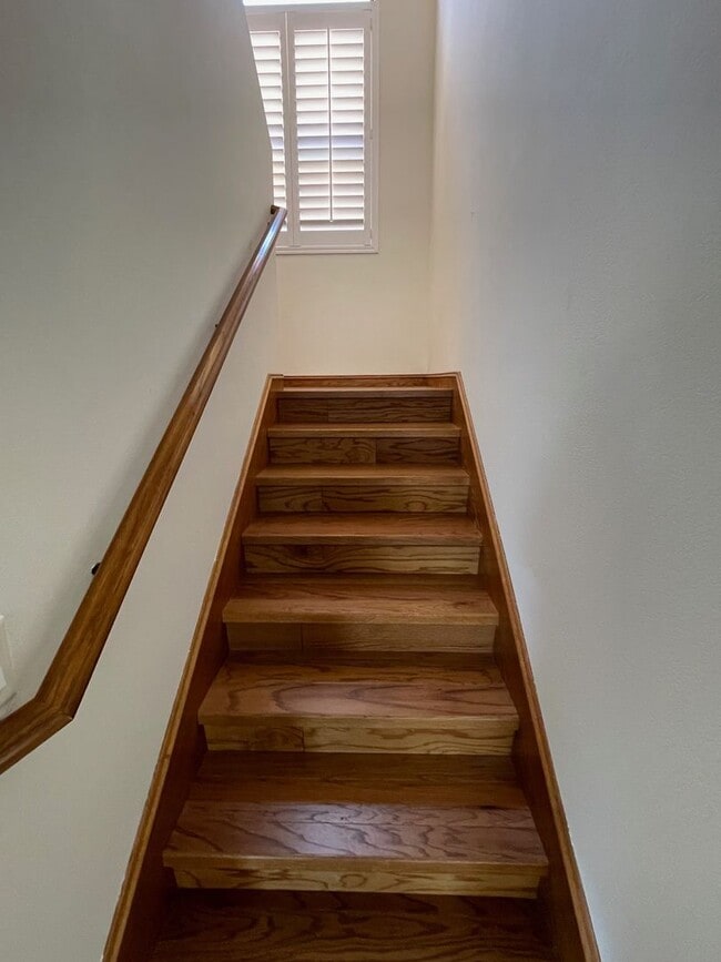 Building Photo - Quaint Gated Community near Pacific View Mall